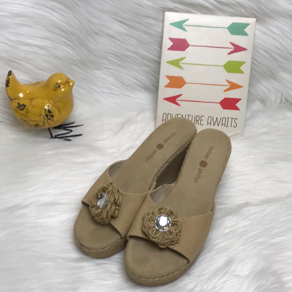 Lindsay Phillips burlap flower wedges size 7.5